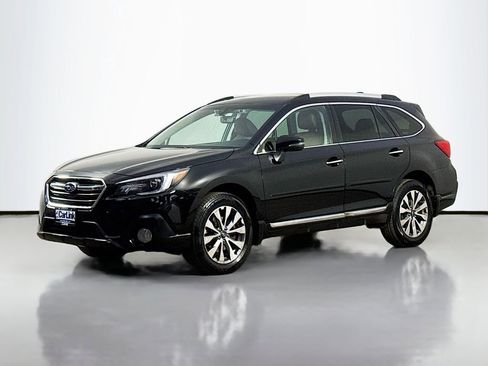 Used 2018 Subaru Outback 3.6R Touring AWD/4WD image 3