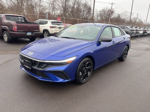 Used 2026 Hyundai Elantra Sport image 3