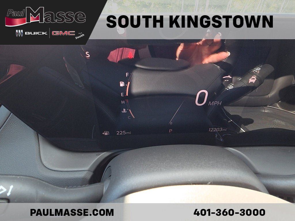 Used 2024 Buick Encore GX Avenir w/ Avenir Technology Package AWD/4WD image 13