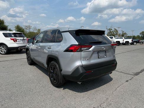 Used 2023 Toyota RAV4 LE FWD image 4