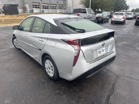 Used 2017 Toyota Prius Two image 5