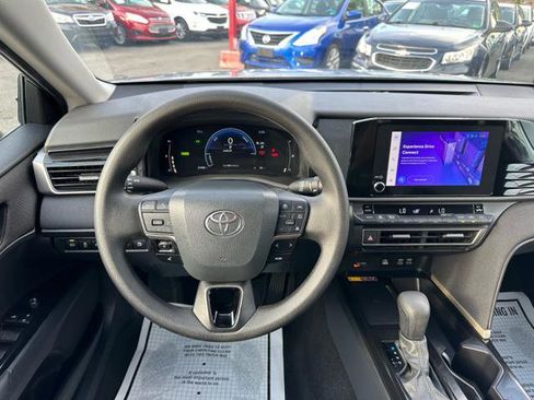 Used 2025 Toyota Camry LE FWD image 21