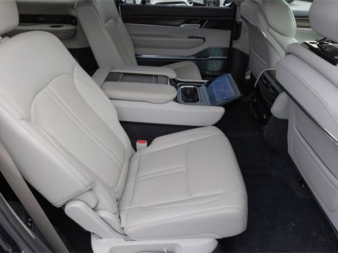 Used 2024 Jeep Grand Wagoneer Series I w/ Convenience Group III image 19