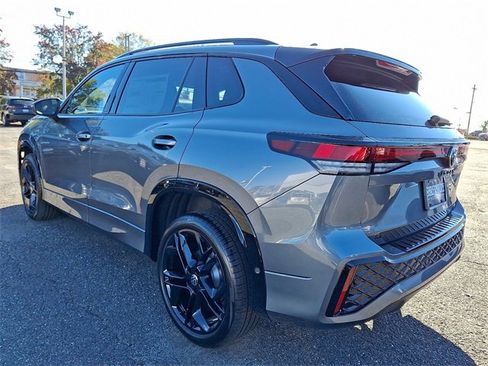 New 2026 Volkswagen Tiguan SE R-Line image 3