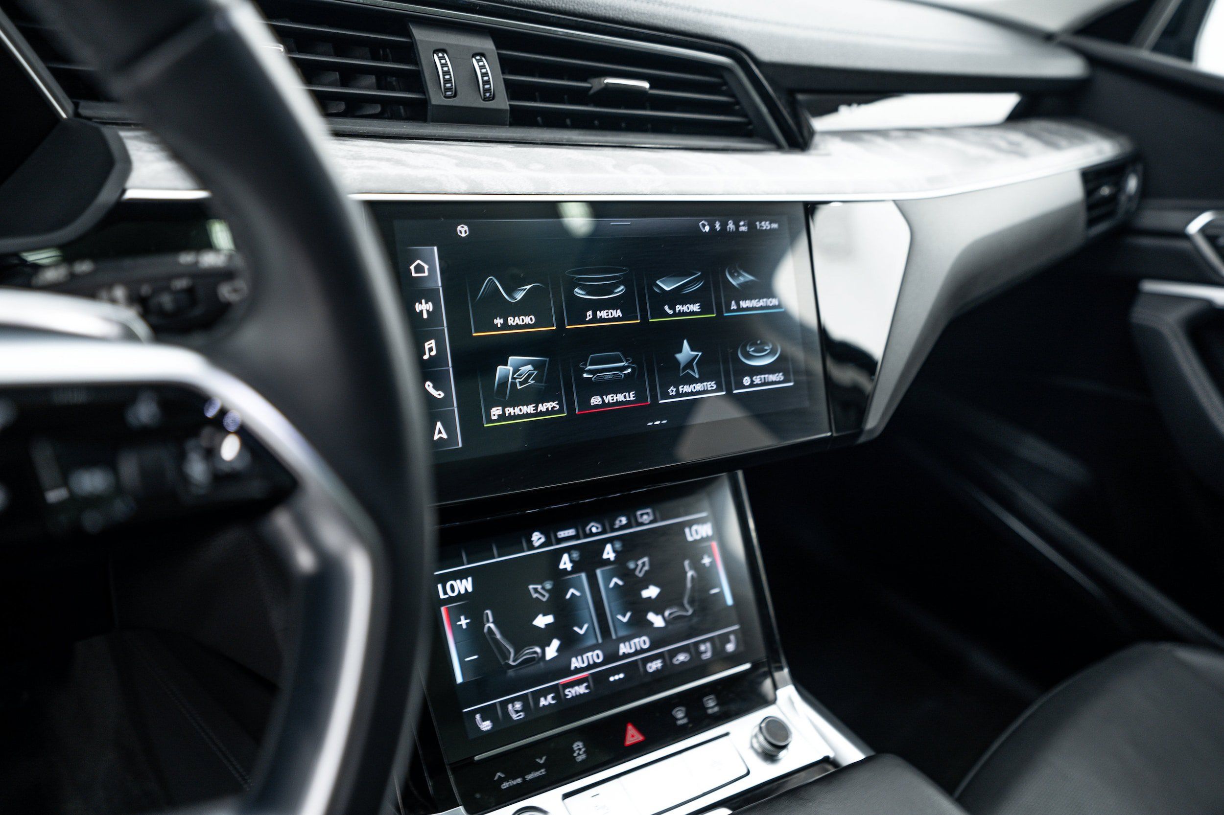 Certified 2024 Audi Q8 e-tron Premium Plus AWD/4WD image 11