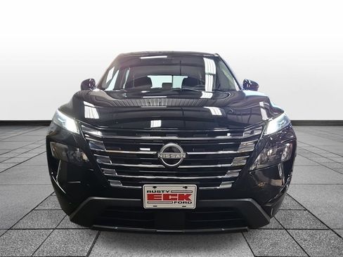 Used 2024 Nissan Rogue SV image 2