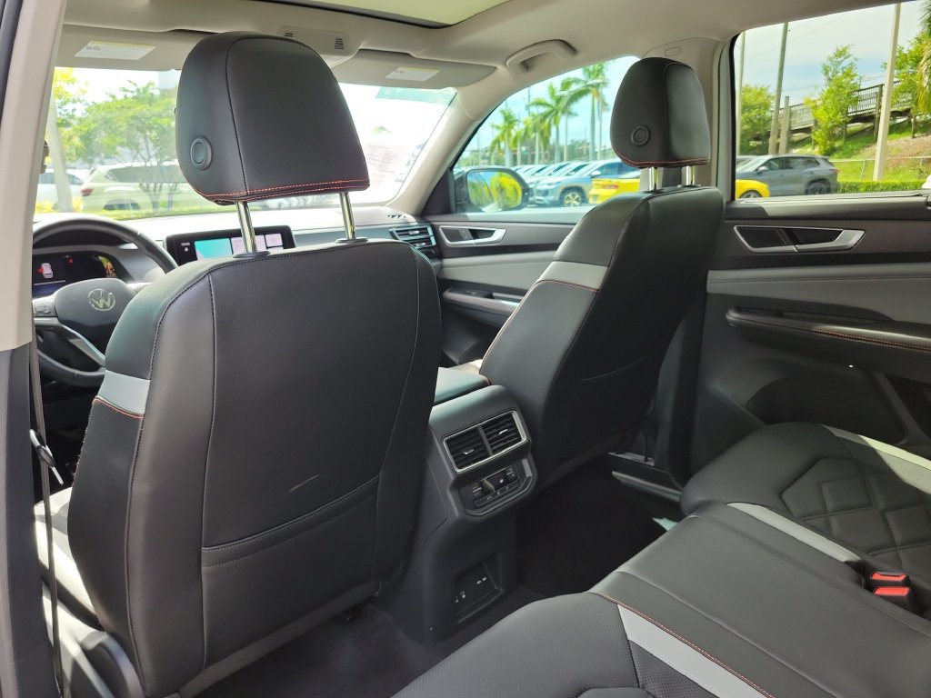 Certified 2024 Volkswagen Atlas Peak Edition SEL AWD/4WD image 13