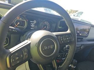 Used 2025 Jeep Wrangler Unlimited Sport AWD/4WD image 19