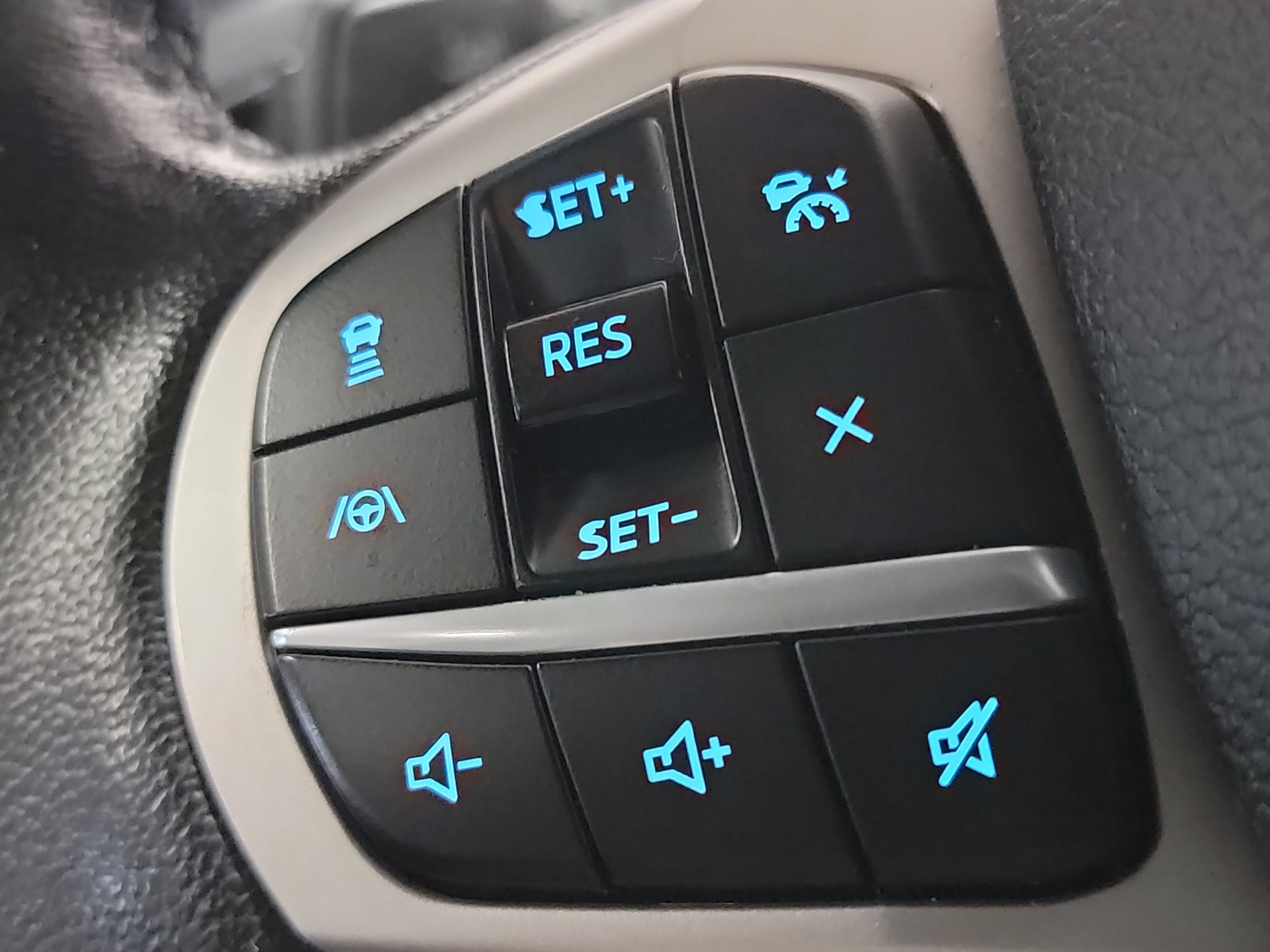 Used 2020 Ford Explorer Limited AWD/4WD image 33