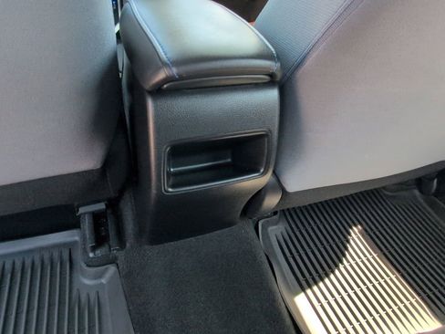 Used 2022 Toyota Corolla SE FWD image 16