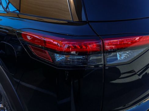 New 2025 Nissan Pathfinder SV image 7