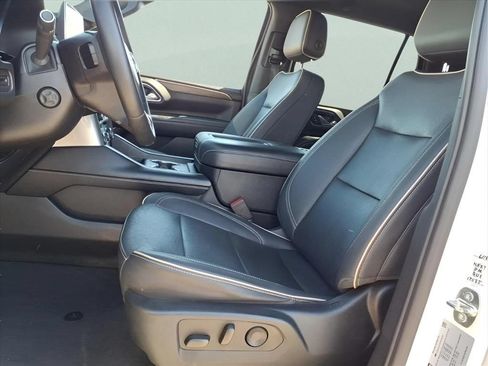 Used 2023 Chevrolet Tahoe Premier AWD/4WD image 12