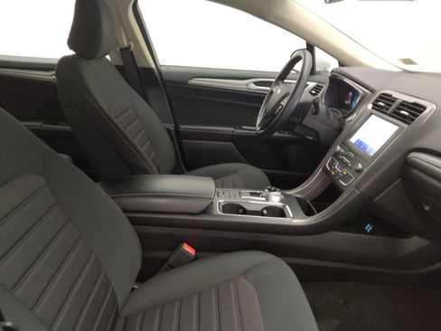 Used 2020 Ford Fusion SE image 21
