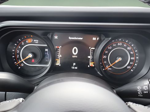 New 2026 Jeep Wrangler Unlimited Rubicon AWD/4WD image 11