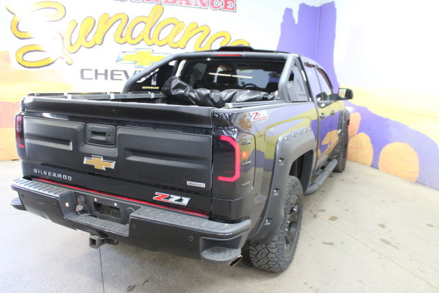 Used 2017 Chevrolet Silverado 1500 LT w/ Midnight Edition AWD/4WD image 8