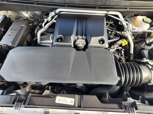 Certified 2024 Chevrolet Colorado ZR2 w/ Safety Package image 31