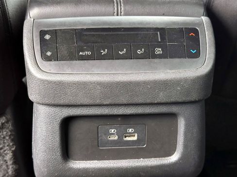 Used 2024 Nissan Pathfinder SV AWD/4WD image 17