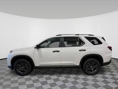 New 2026 Honda Pilot TrailSport image 3