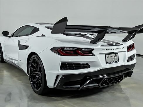 Used 2026 Chevrolet Corvette ZR1 w/ ZR1 Carbon Fiber Aero Package RWD image 8