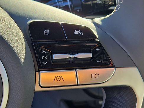 Used 2025 Hyundai Elantra Sport image 23