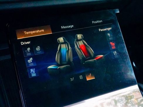 Used 2026 Cadillac Vistiq Platinum image 32