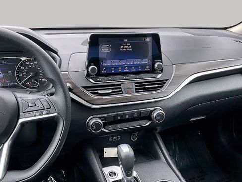Certified 2025 Nissan Altima 2.5 SV FWD image 7
