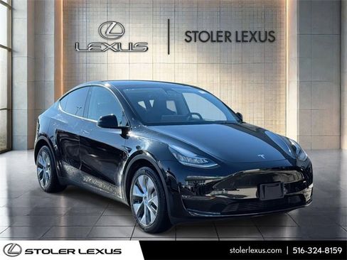 Used 2023 Tesla Model Y Long Range image 1