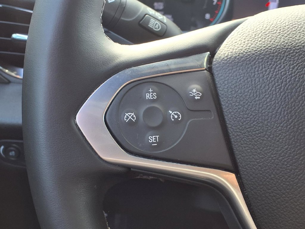 Used 2023 Chevrolet Traverse LT FWD image 14