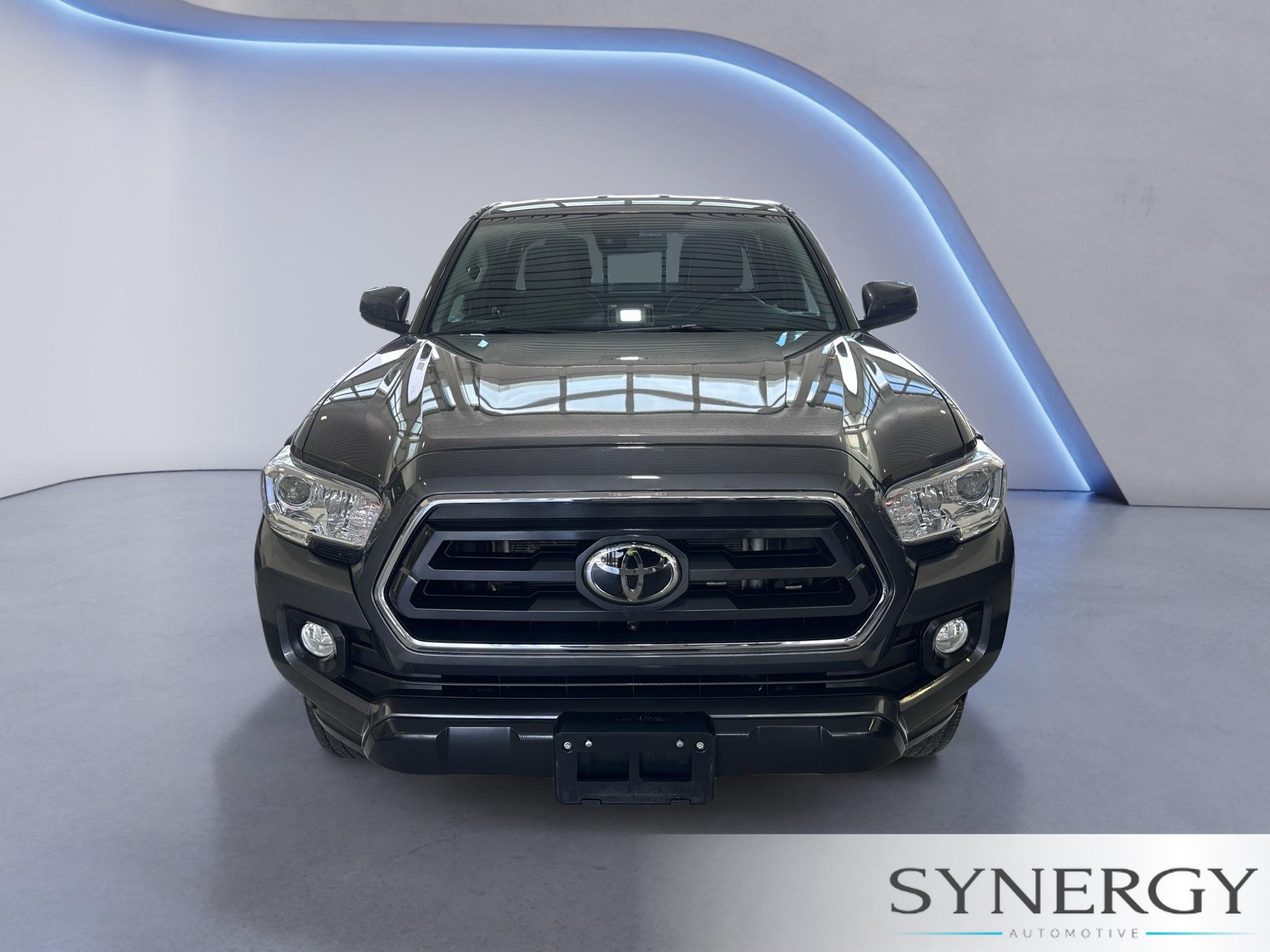 Used 2022 Toyota Tacoma SR5 w/ SR5 Appearance Package (SM) RWD image 2