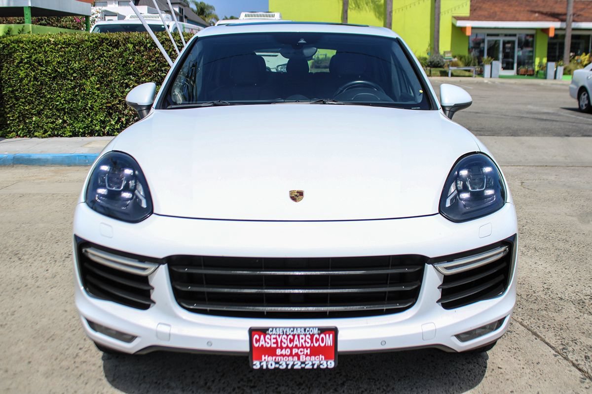 Used 2015 Porsche Cayenne Turbo AWD/4WD image 9