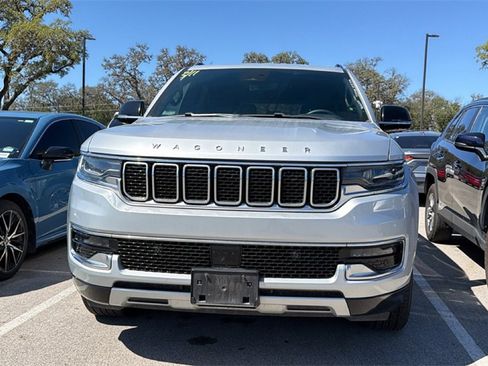 Used 2023 Jeep Wagoneer L Series II image 2