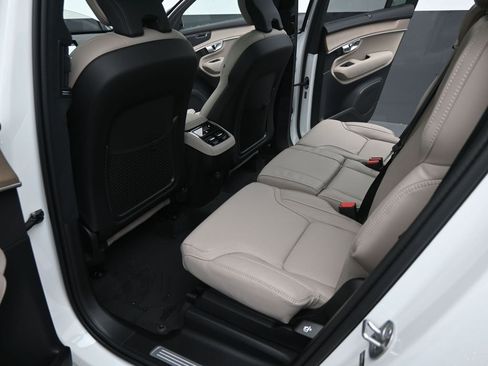 New 2026 Volvo XC90 B6 Ultra w/ Lounge Package image 28