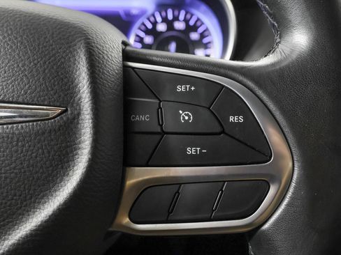 Used 2022 Chrysler 300 Touring w/ Sport Appearance Package RWD image 28
