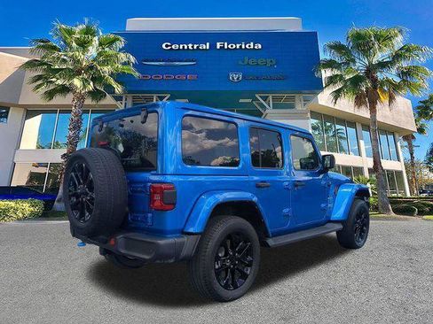 Certified 2022 Jeep Wrangler Unlimited Sahara w/ Safety Group AWD/4WD image 5