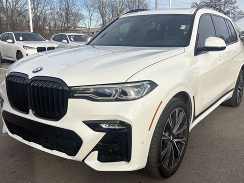 Used 2020 BMW X7 M50i w/ Executive Package image 5
