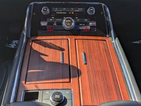 Used 2023 Lincoln Navigator L Reserve image 17