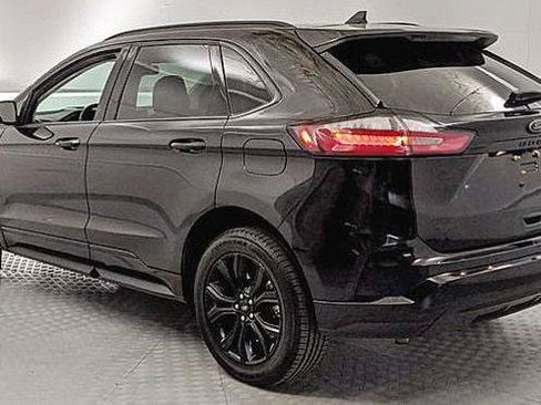Certified 2023 Ford Edge SE w/ Black Appearance Package AWD/4WD image 4