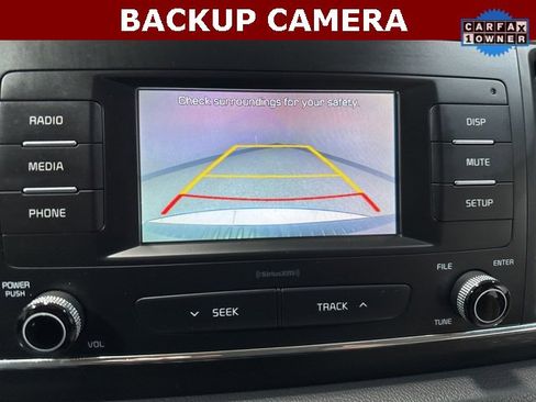 Used 2018 Kia Sedona L image 3