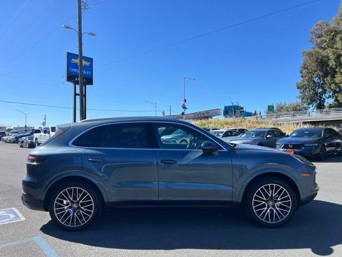 Used 2020 Porsche Cayenne AWD/4WD image 5