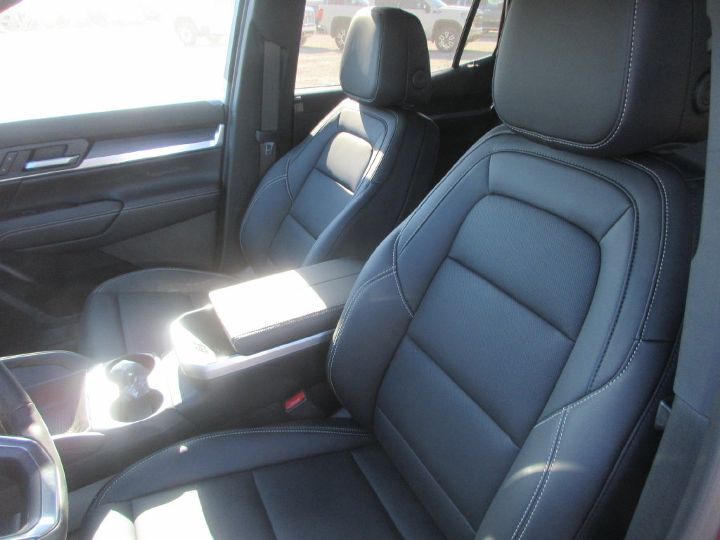 New 2027 GMC Terrain Elevation w/ Elevation Premium Package AWD/4WD image 11