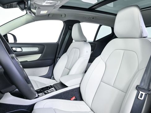 New 2026 Volvo XC40 B5 Plus w/ Protection Package Premier AWD/4WD image 5