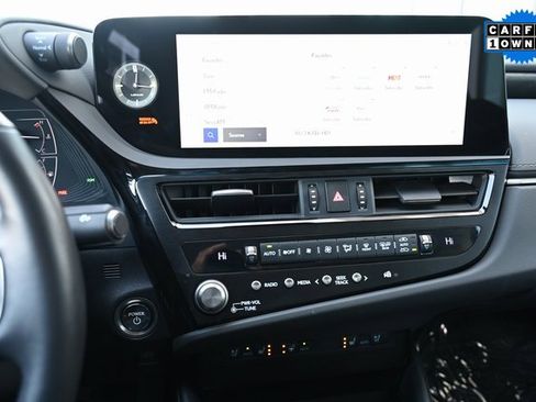 Used 2025 Lexus ES 300h 300h image 15
