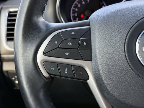 Used 2022 Jeep Grand Cherokee Laredo X image 10