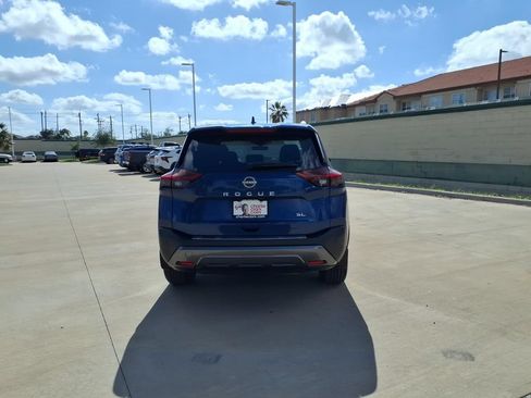 Used 2023 Nissan Rogue SL w/ SL Premium Package FWD image 4