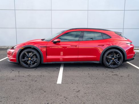 Used 2022 Porsche Taycan 4 Cross Turismo image 2