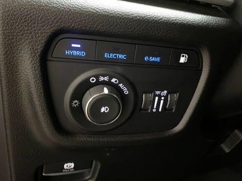 Used 2024 Jeep Grand Cherokee Limited 4xe AWD/4WD image 43