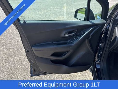 Used 2021 Chevrolet Trax LT w/ Driver Confidence Package FWD image 12