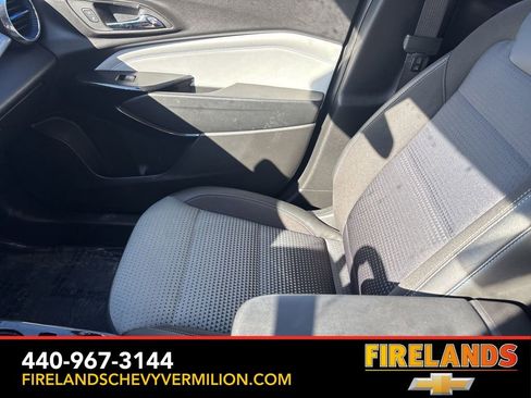 Used 2025 Chevrolet Trax LT w/ LT Convenience Package image 16