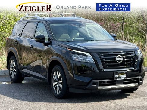 Certified 2024 Nissan Pathfinder SL w/ Black Appearance Package AWD/4WD image 1