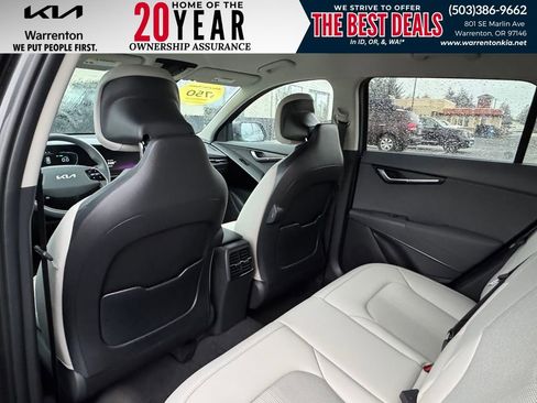 New 2025 Kia Niro EX image 34